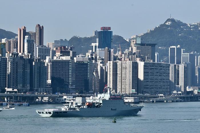 海軍戚繼光艦、沂蒙山艦抵達(dá)香港